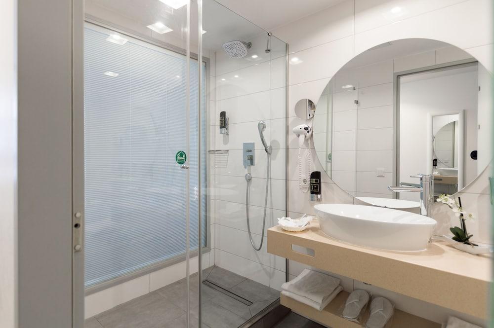 Bayer's 3* München